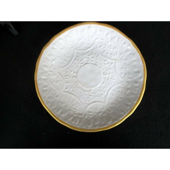 Pottery Barn Soulful Set of 5 Salad/Dessert Plates White Embossed Floral Gold Ri - Picture 2 of 5